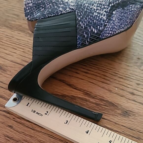 Calvin Klein sz 8 faux snakeskin heels - Picture 6 of 10